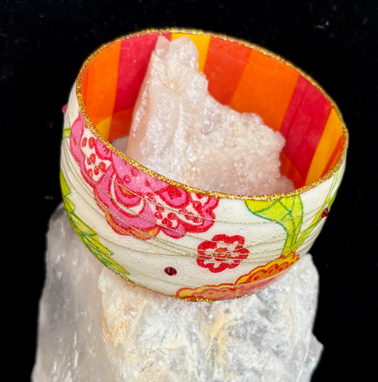 Decorative bracelet with floral patterns  by Iris Design